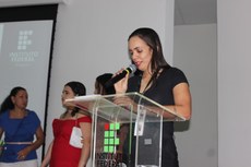 Chefe do Departamento de Administração do Ifal Arapiraca, Juliana Pereira, em seu pronunciamento no evento