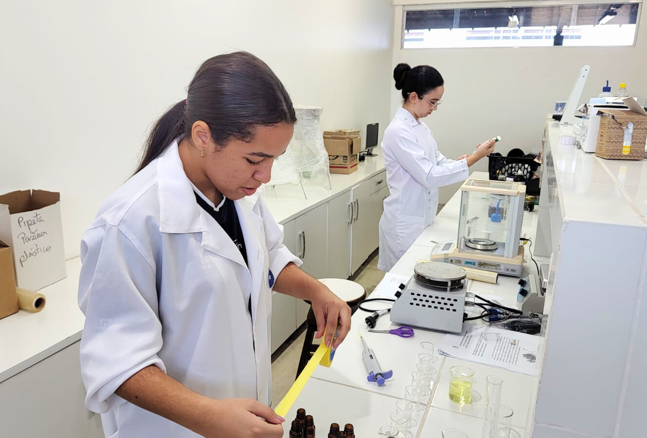 Pesquisa aprovada para congresso de produtos naturais