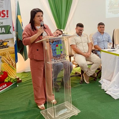 Pró-reitora de Ensino, Cledilma Costa, ressalta que o novo curso dialoga com as potencialidades produtivas do território.jpeg