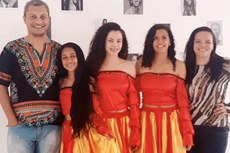 Os docentes Cosme e Ladyjane, junto com as alunas Ismaelly Santana, Daniela Costa e Helena Melo