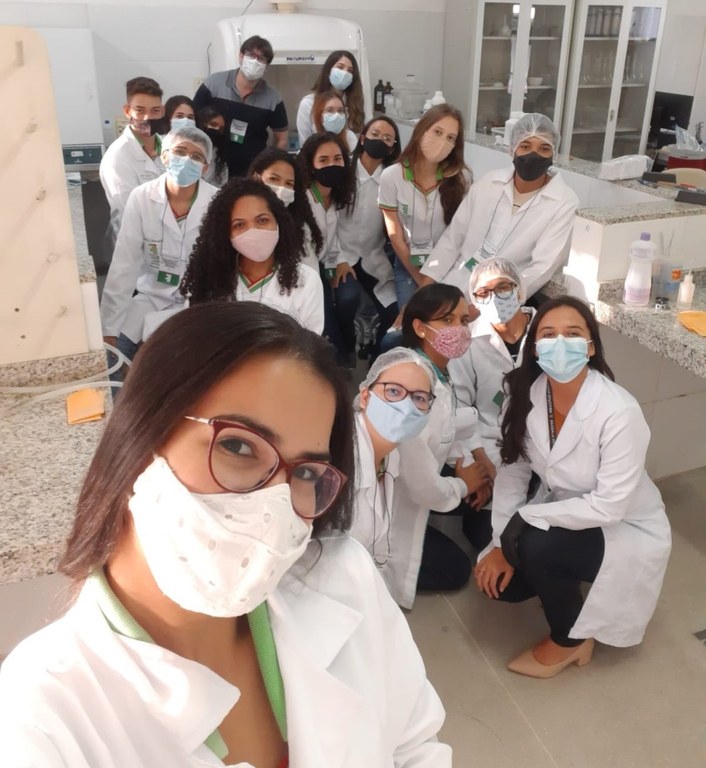 Maria Célia Tavares compartilha atividades de pesquisa com alunos do Campus Batalha.jpeg