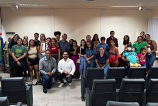Encontro entre mães, pais, docentes e alunos  beneficiados pelo programa