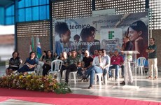 Reitor Carlos Guedes e pro-reitores participaram do evento e anunciaram avanços para o camous em 2026