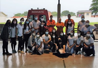 Equipe do Resgate, professores e estudantes participantes do treinamento