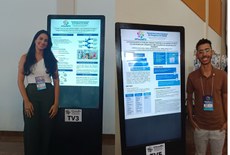 Estudantes Emanuelly Oliveira e David Damásio apresentaram trabalhos no evento científico