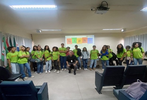 Estudantes do Partiu IF recebem orientações sobre a atuação do Napne-Ifal Benedito Bentes
