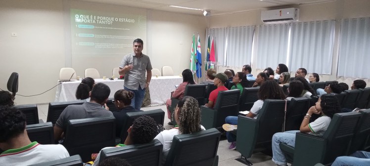Palestra do pró-reitor, Gilberto Neto