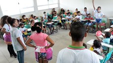 Crianças recebem orientações dos (as) estudantes  do curso técnico em Enfermagem ( Gerônimo Vicente Santos)