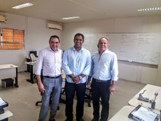 Reitor Carlos Guedes foi recebido pelo diretor-geral, Alexandre Bonfim e pelo chefe do Departamento Acadêmico, Marx Manhas