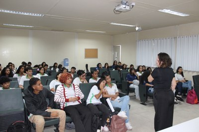 Palestra sobre o mundo do trabalho com Dilliane Barros, da Proex