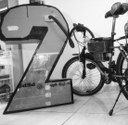 Protótipo do bicicletário físico 2Moove (estacionamento + carregamento das bikes elétricas