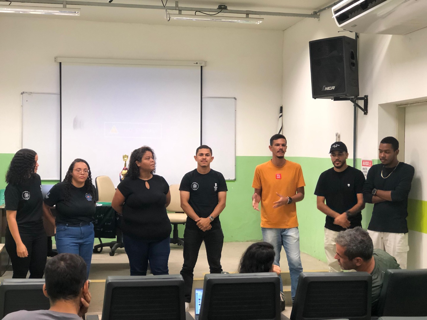 Dia do Físico é celebrado por estudantes de Licenciatura em Física do Campus Maceió