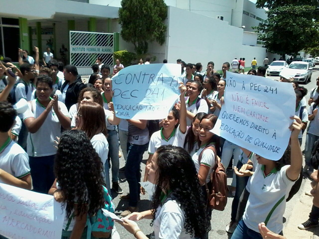 Manifestação de estudantes no Campus Maceió (Gabriela Rodrigues).