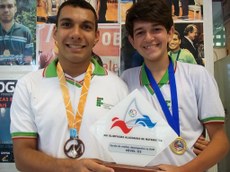 Givanildo Lima e Leonardo Marinho, campeões em olimpíadas de matemática.