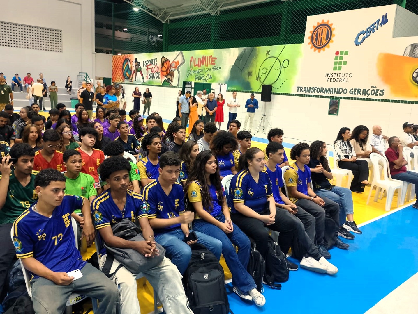 Alunos acompanharam a solenidade