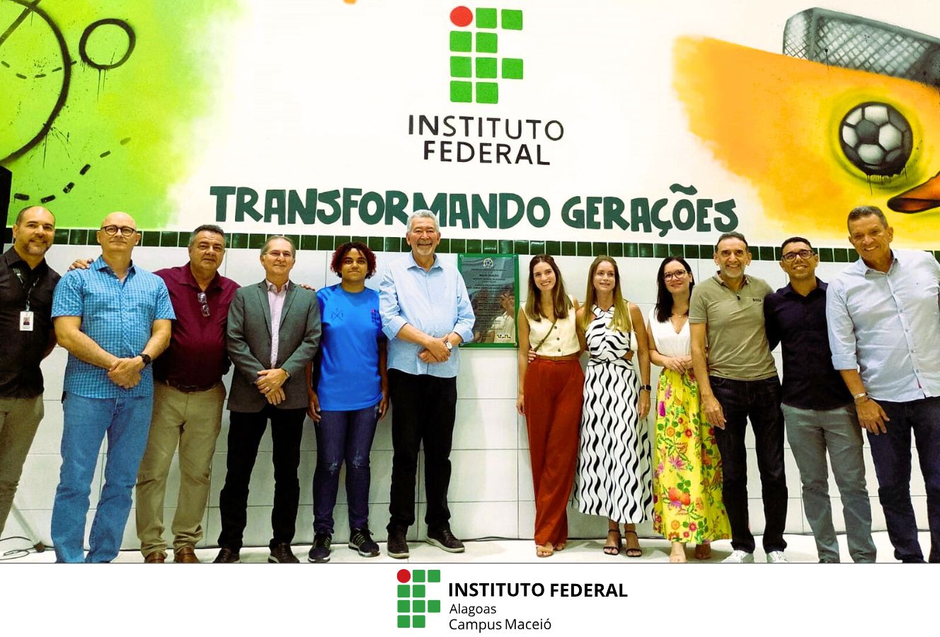 Gestores do Ifal, o deputado Paulão e familiares do professor Jorge Henrique Xavier Barreto  conduziram a inauguração do novo espaço Poliespoertivo