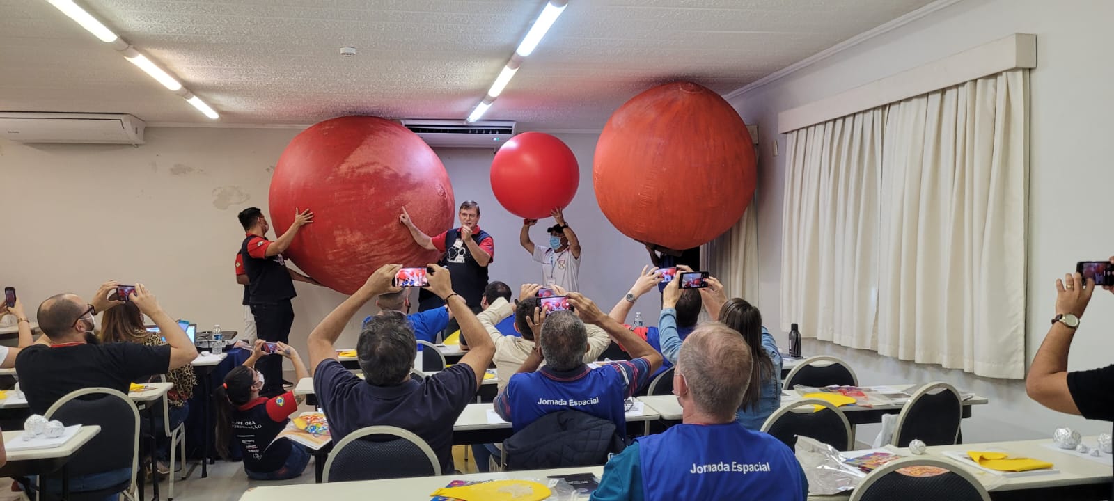 Palestras e atividades educativas sobre Astronomia fizeram parte da programação