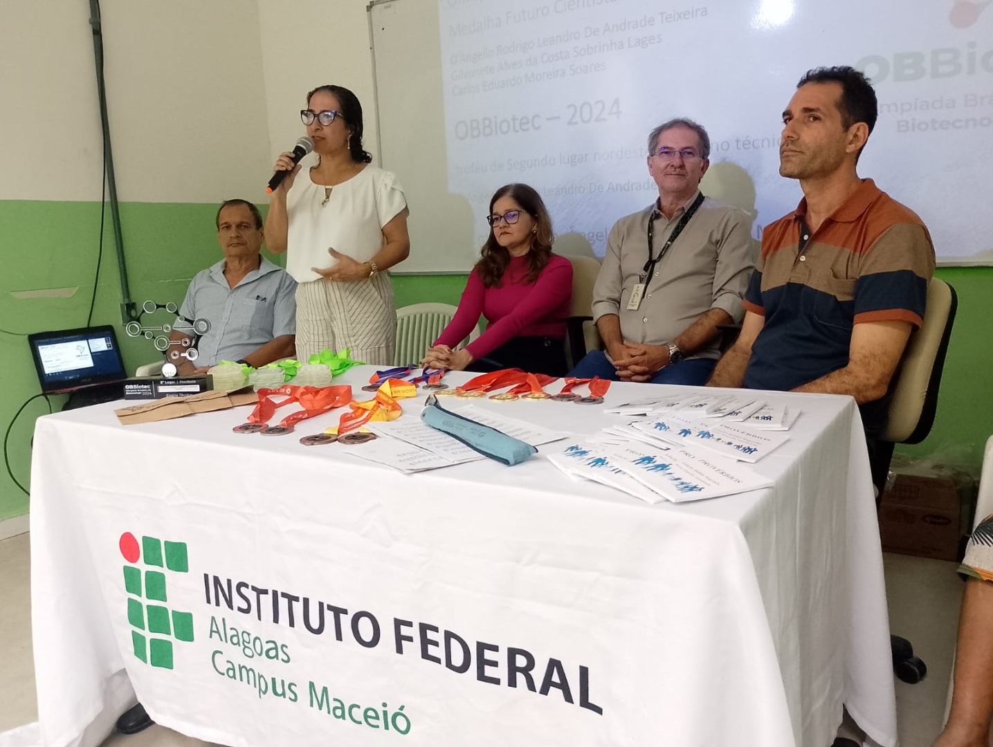 Cerimônia de entrega de medalhas envolveu alunos, professores e gestores do Ifal Maceió (1).jpeg