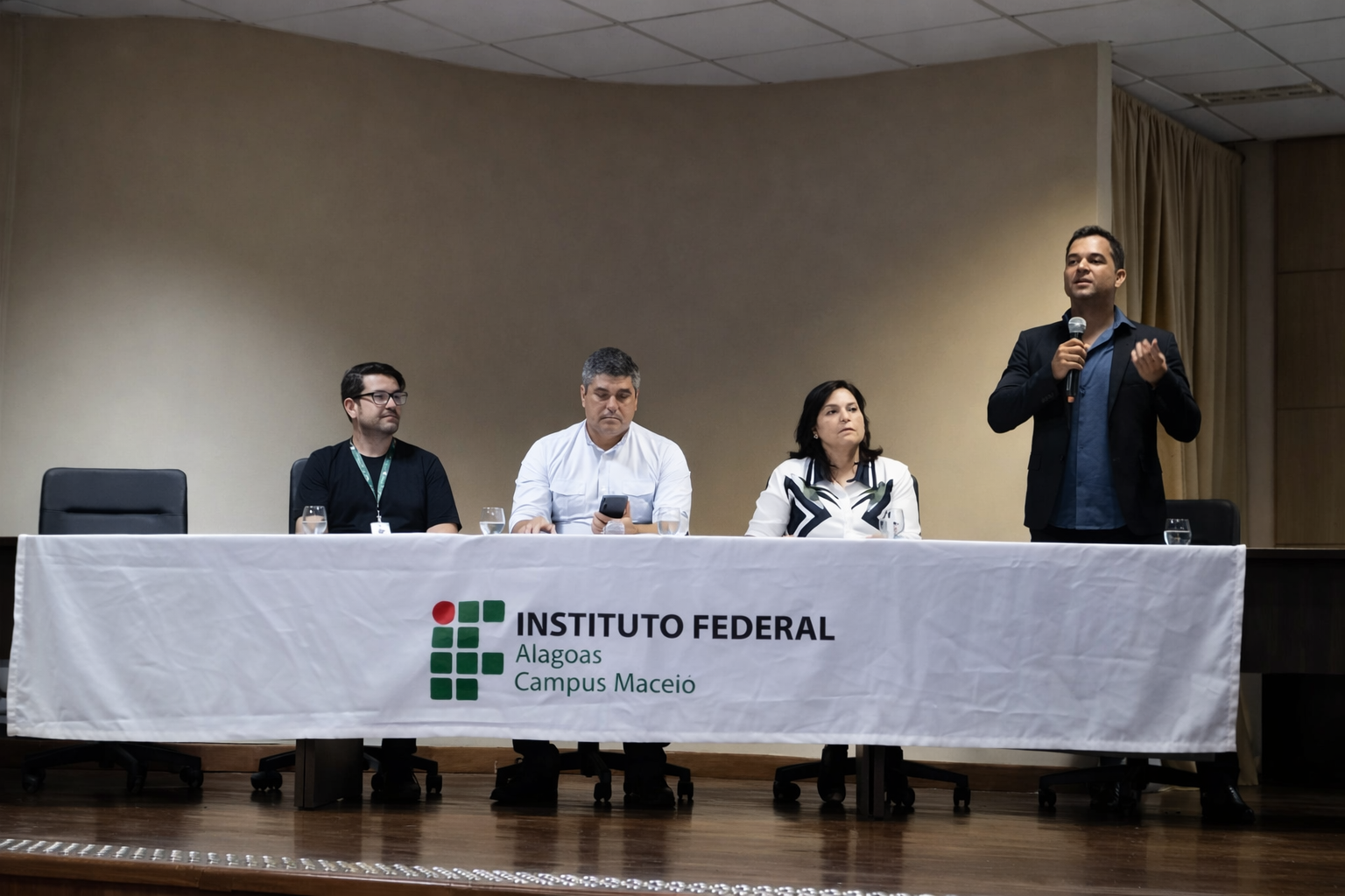 O Projeto CAPAEZ tem sua origem em uma experiência pedagógica desenvolvida na disciplina de Turismo Inclusivo e Hospitalidade Inclusiva, fundamentada em metodologias ativas