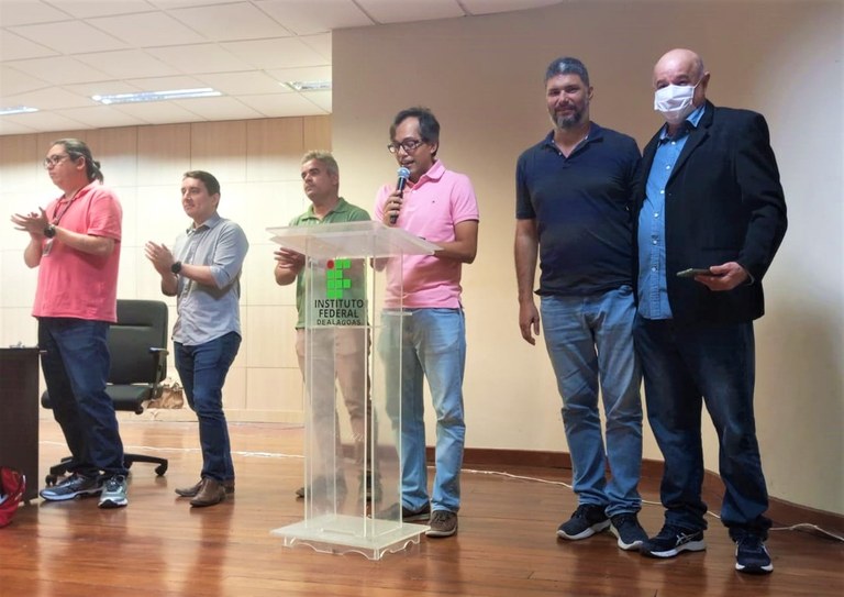 Professores da Comissão Preparatória com o diretor Damião Augusto
