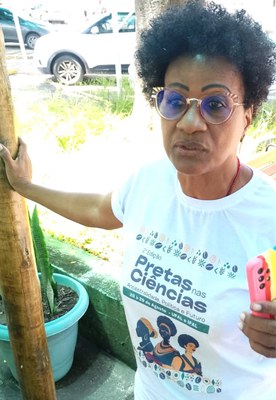 A  professora Fátima Viana destacou a missão do Núcleo de promover a educação antirracista, ressignificando conceitos sobre racismo e preconceito, e valorizando o protagonismo da mulher negra em diversas áreas, incluindo ciência e tecnologia.  