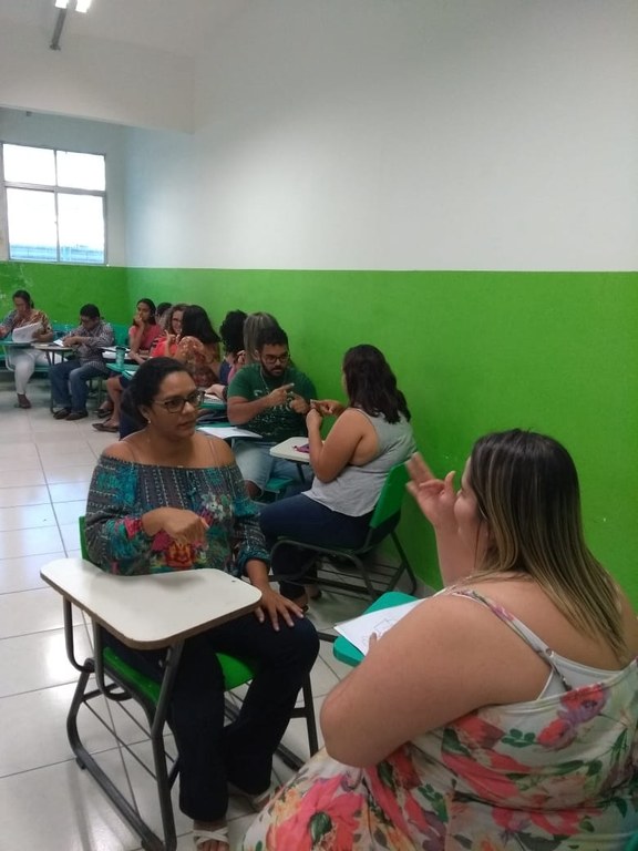 Aula do curso de LIBRAS no Ifal Maceió