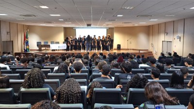 O Coro Jovem fez a abertura do evento