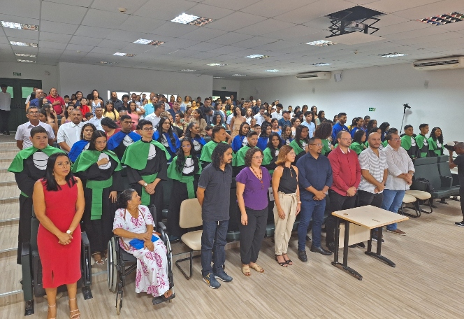 Auditório do Campus Maragogi lotado durante certificação de cursos.jpg