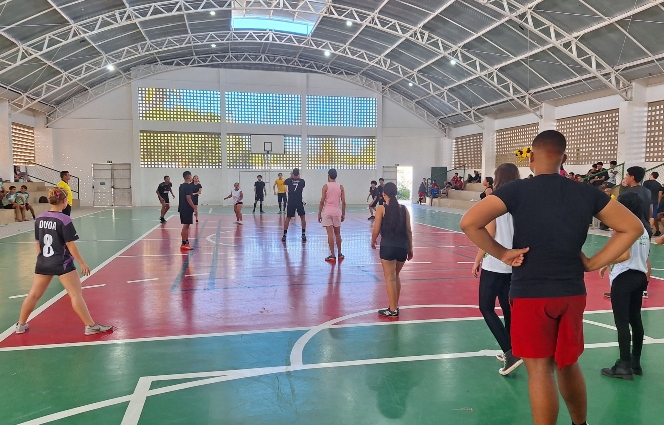 Partida de Queimado nos jogos internos 2024.jpg