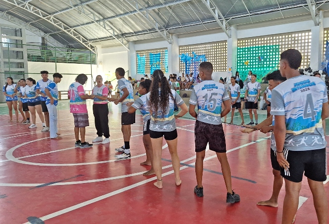 competição de cabo de guerra em Maragogi.jpg