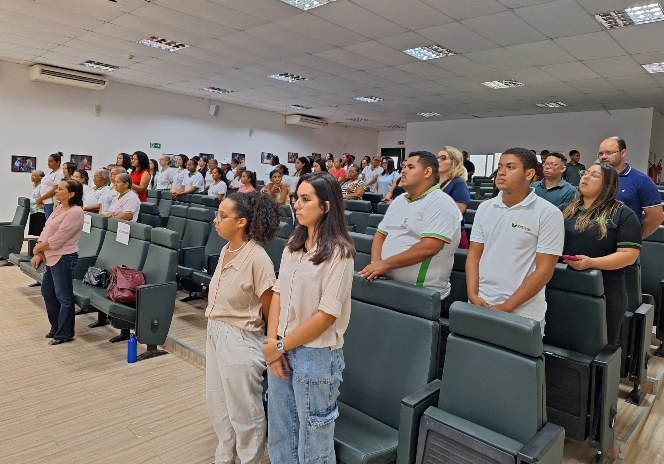 Familiares das participantes do curso também compareceram ao evento