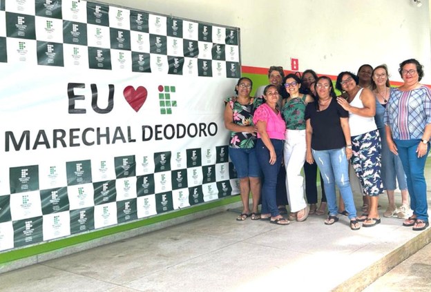 Campus Marechal Deodoro finaliza curso de espanhol para artesãs