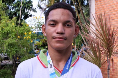 Erick da Silva tem 18 anos e coleciona medalhas e títulos na Luta Olímpica. Foto: Comunicação IFAL-MD