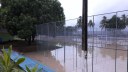 Quadras esportivas estão inundadas