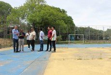 Equipe da Reitoria visita quadras esportivas no Campus Marechal