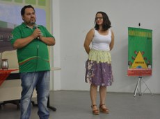 Jarbas Maurício Gomes, chefe do departamento Acadêmico, e Gisele Lima, presidente da comissão organizadora do Ehif.
