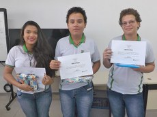Os três primeiros classificados receberam certificados e livros como premiação.