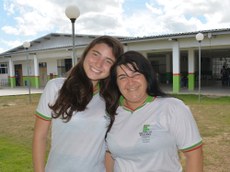 Natalia e sua mãe Renata Mineiro cursam o técnico em Química Subsequente, mas estão em períodos diferentes.