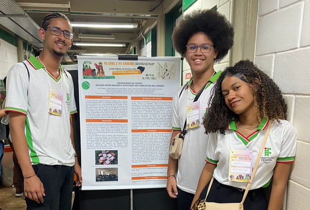 Estudantes do Ifal Penedo apresentam projeto de pesquisa do Neabi em encontro nacional