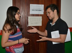Natali Souza, servidora do Campus Penedo, e Guto Nascimento, aplicador do Inep.