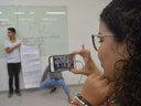 Por motivo de saúde, a professora da disciplina, Gisele Lima, acompanhou a apresentação através de vídeo chamada transmitida on-line.