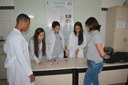 Assunto é comum às disciplinas de Química Analítica e Química Aplicada, ambas ministradas pela professora Edriane Teixeira.