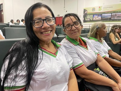 As irmãs Sandra Eugênia e Cristiane, alunas do curso de Operador de Beneficiamento de Pescado, ofertado no Ifal Penedo