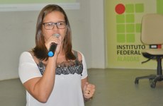 Em palestra, a professora Nina Kátia falou sobre a "fórmula da educação escolar".