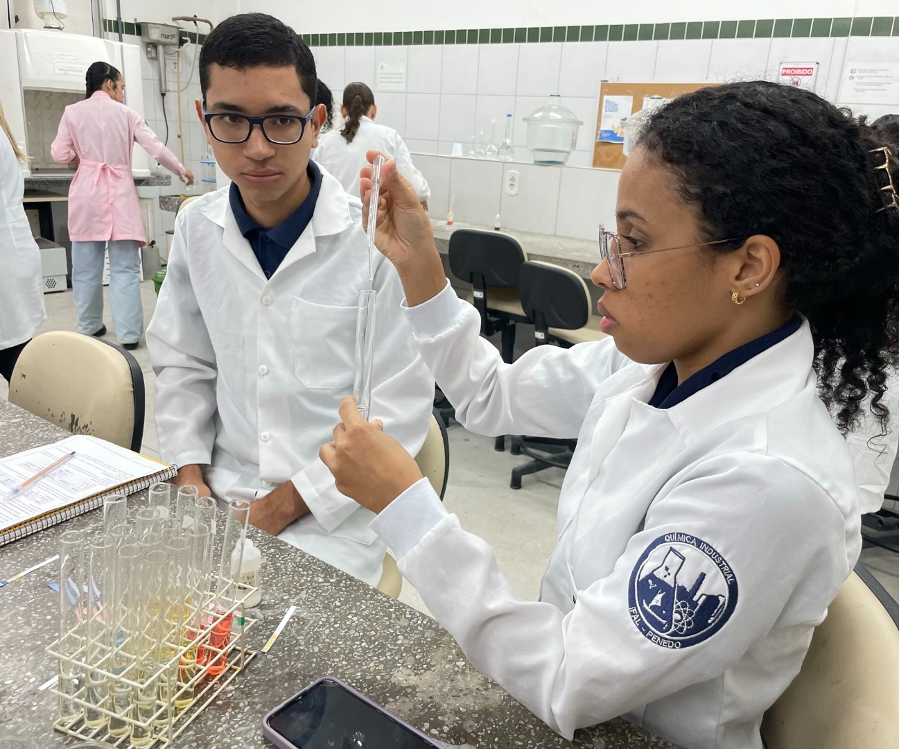 aula prática química industrial penedo.jpg