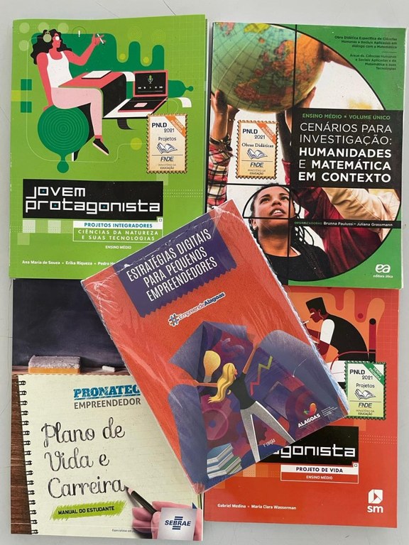 livros didáticos para doação.jpeg