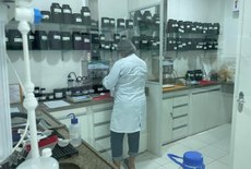 Laboratório da Farmafómula, onde estagiárias/os desenvolverão as atividades.