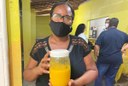 Patrícia da Conceição Santos Silva, que já faz licor em casa para vender.