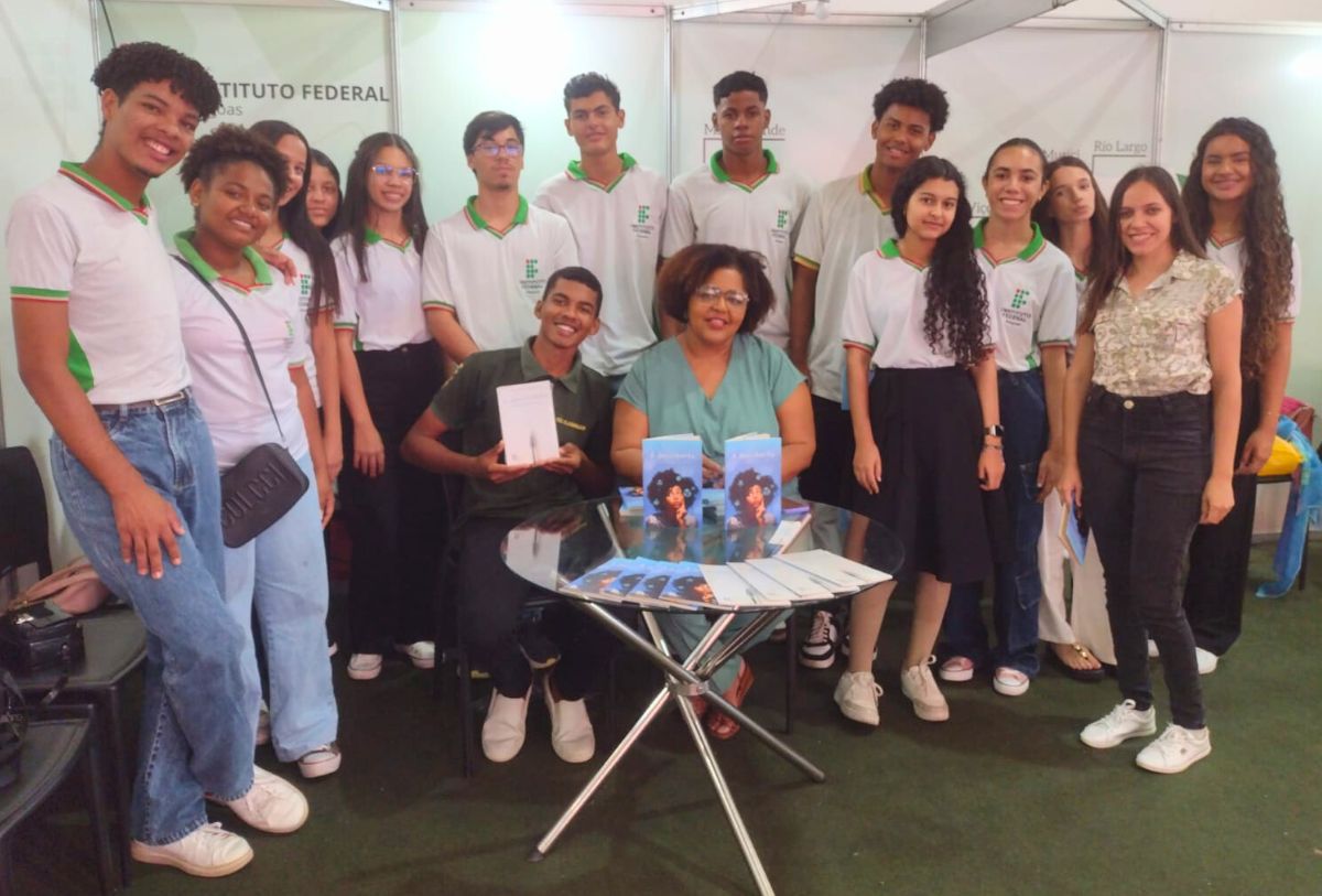 MOSTRA DE LIVROS DO IFAL PENEDO NA BIENAL