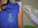 Imunização aconteceu na unidade de ensino nesta quarta-feira (16).